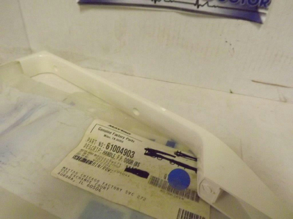 MAYTAG WHIRLPOOL REFRIGERATOR 61004903 F.F. DOOR HANDLE (BSQ) NEW MAYTAG WHIRLPOOL REFRIGERATOR 61004903 F.F. DOOR HANDLE (BSQ) NEW